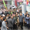 Tampak sejumlah pelajar memenuhi jalan siliwangi menyambut kedatangan presiden RI.